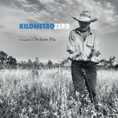 La copertina del libro fotografico Kilometro Zero di Stefano Pia.