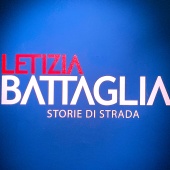 L'ingresso alla mostra Letizia Battaglia. Storie di strada a Palazzo Reale a Milano. © FPmag.