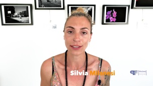 Silvia Milanesi, ideatrice e curatrice della mostra collettiva Incontri presso Gipsy Studio.